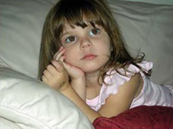 چرا کودک من در به خواب رفتن مشکل دارد؟ 