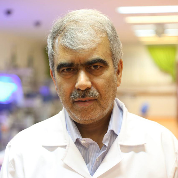 دکتر احمدشاه فرهت در گهوارک